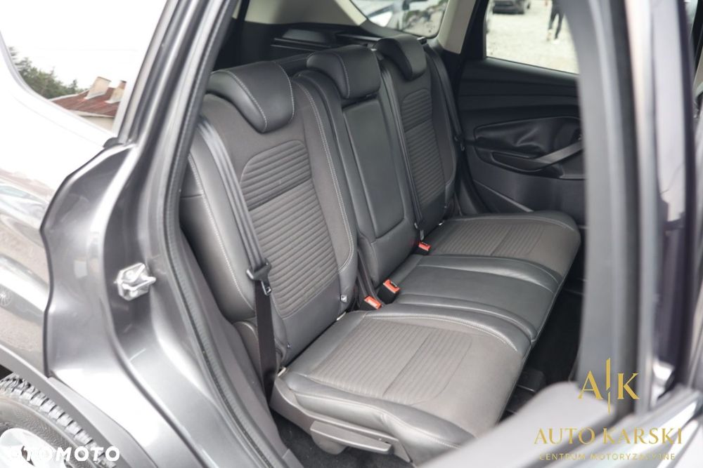 Ford Kuga - 36