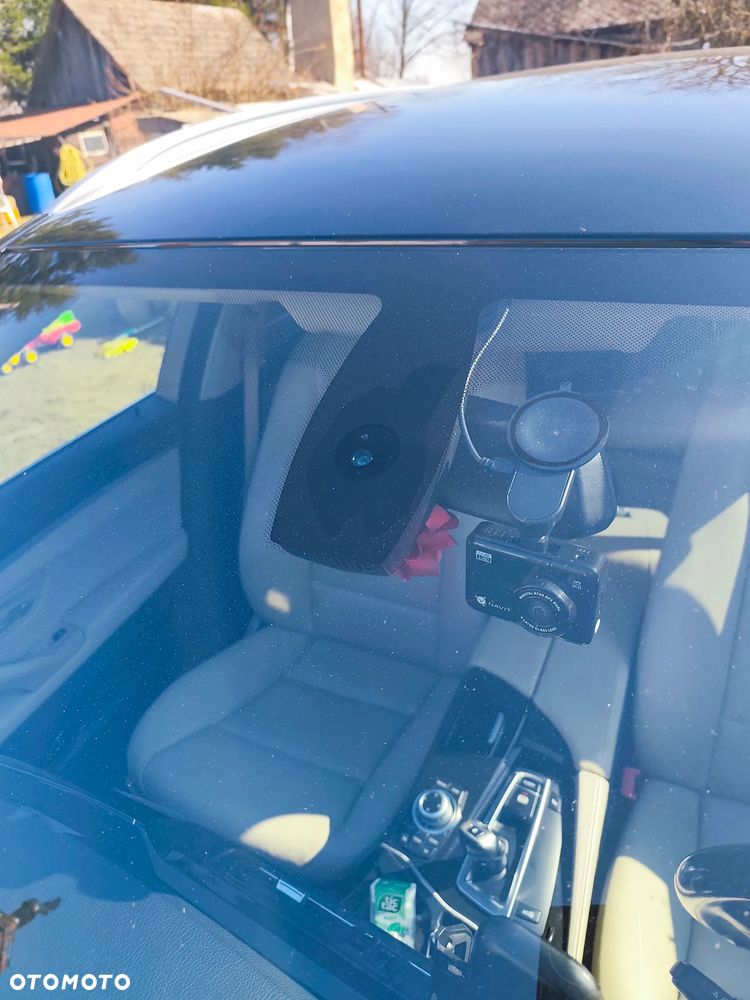 BMW Seria 5 520d - 26