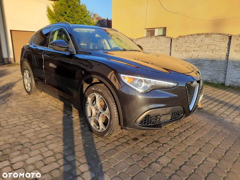 Alfa Romeo Stelvio 2.0 Turbo 16V AT8-Q4 Executive - 6