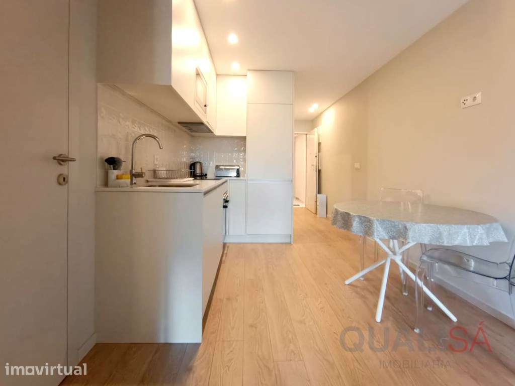 Apartamento T1+1 equipado e mobilado e com varanda no centro histór... - Grande imagem: 4/26