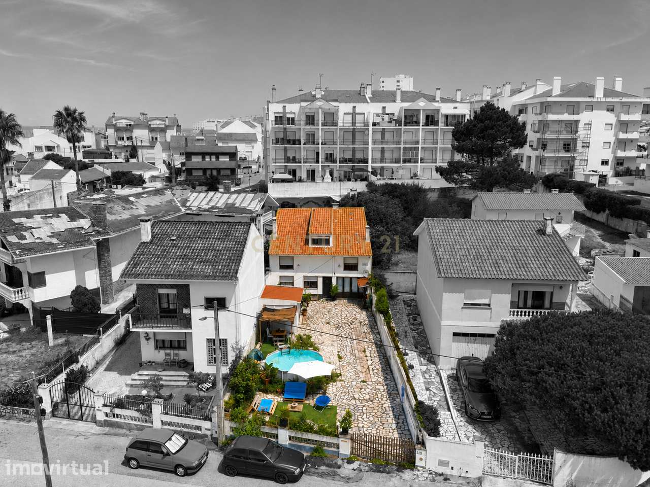 Moradia T4 com Espaço Exterior no Centro de Santa Cruz - Grande imagem: 4/43