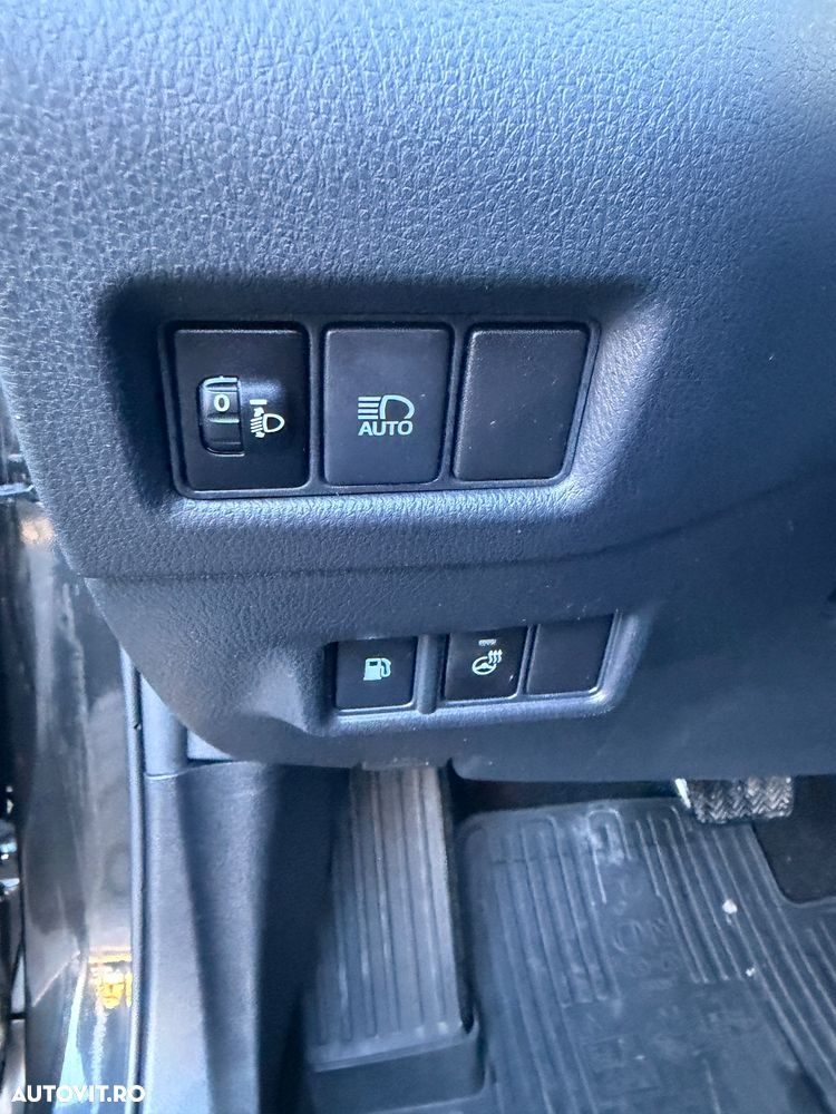 Toyota C-HR Hybrid Club - 16