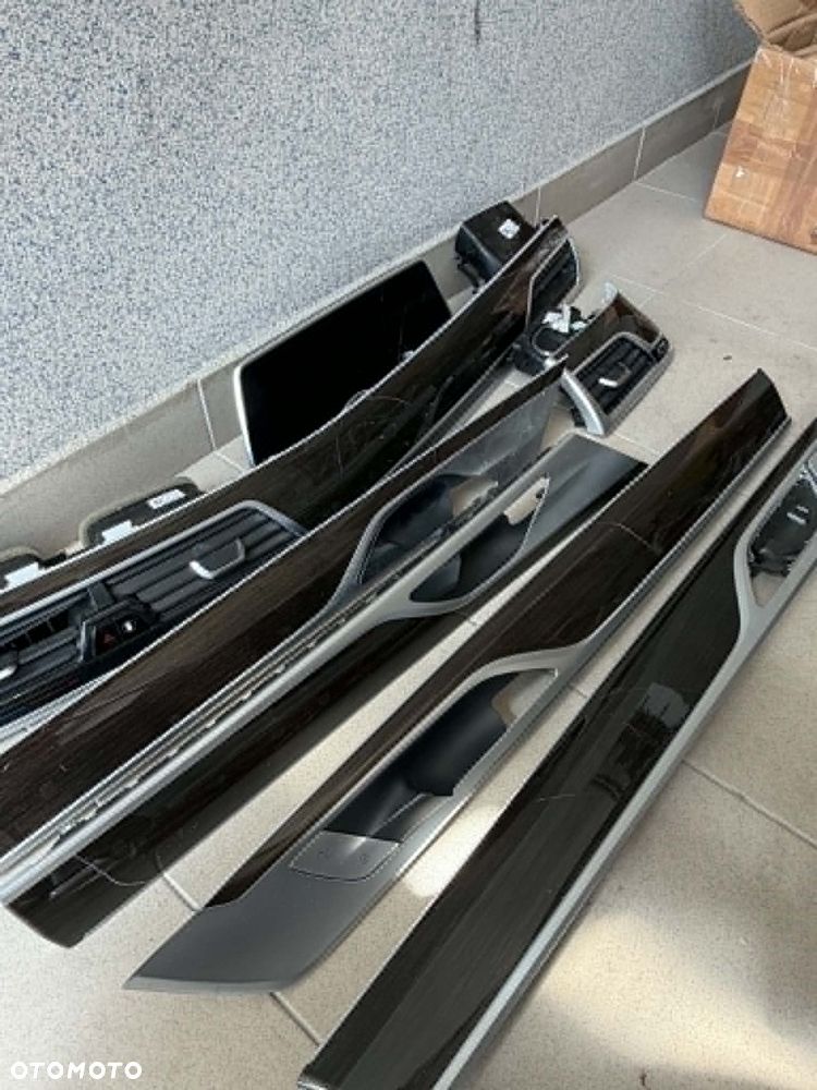LISTWY DECORY LED AMBIENTE BMW G12 Navi - 1