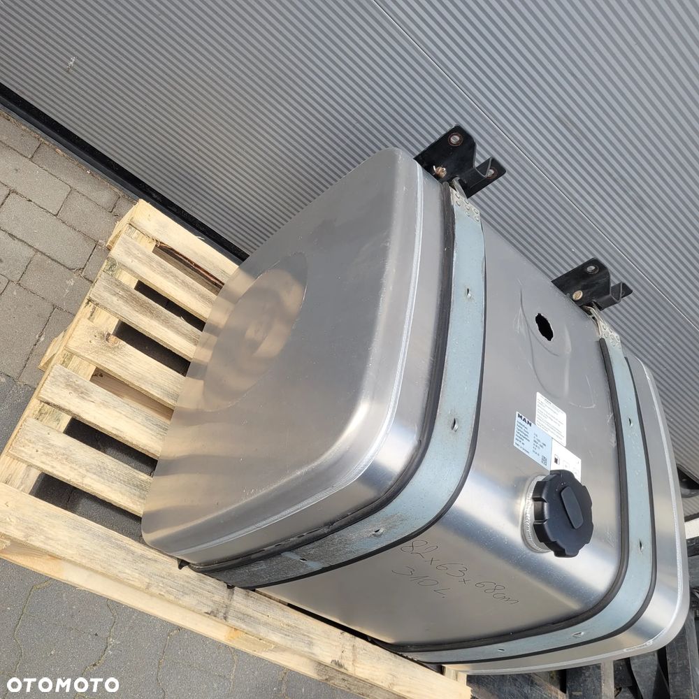 ZBIORNIK PALIWA MAN TGX TGS 310L 81.12201-6909 82X63X68CM - 2