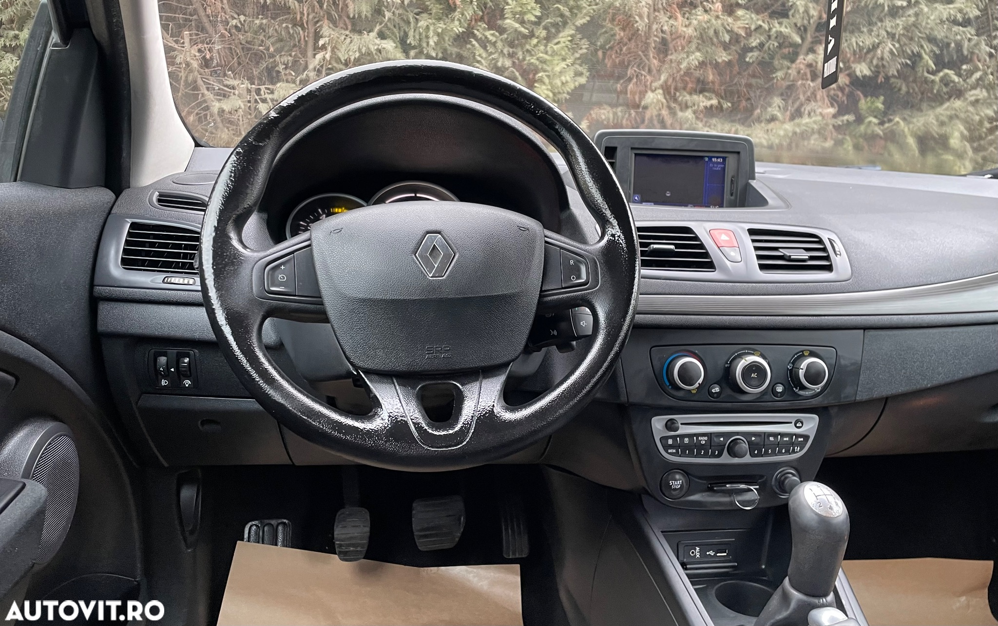 Renault Megane ENERGY dCi 110 Start & Stop LIMITED - 6