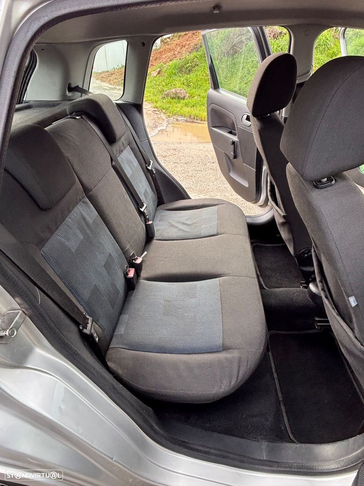 Ford Fiesta 1.4 TDCI Ambiente - 9