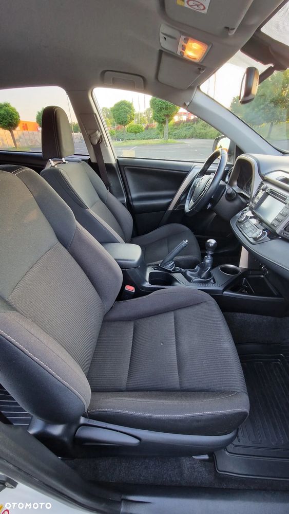 Toyota RAV4 2.0 D-4D Premium - 10