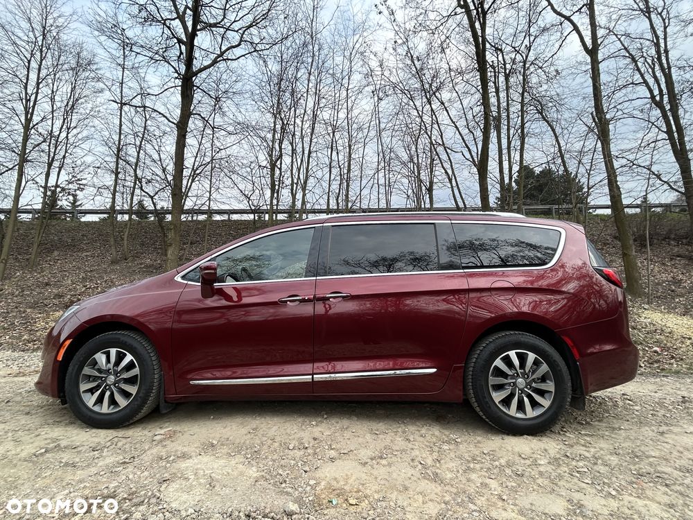 Chrysler Pacifica - 9