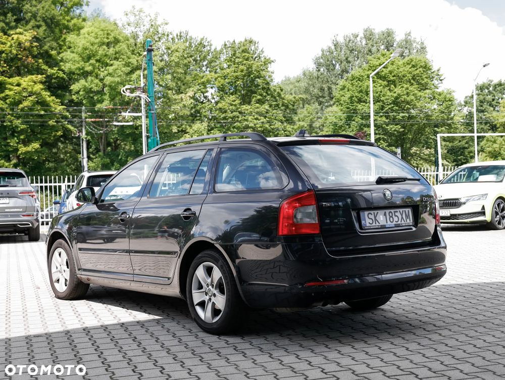 Skoda Octavia 1.8 TSI Ambiente - 6