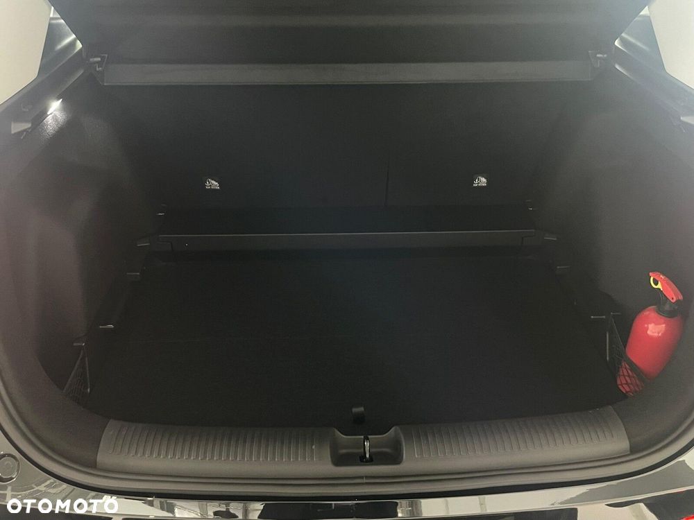 MG ZS Hybrid+ - 16