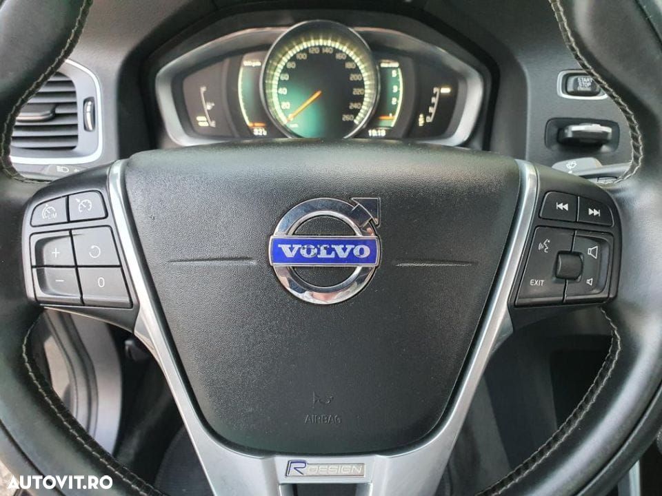 Volvo S60 D3 Geartronic RDesign - 11