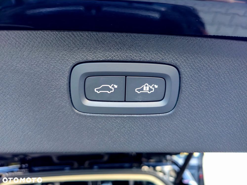 Volvo XC 90 T8 AWD Plug-In Hybrid Ultra Dark 7os - 38