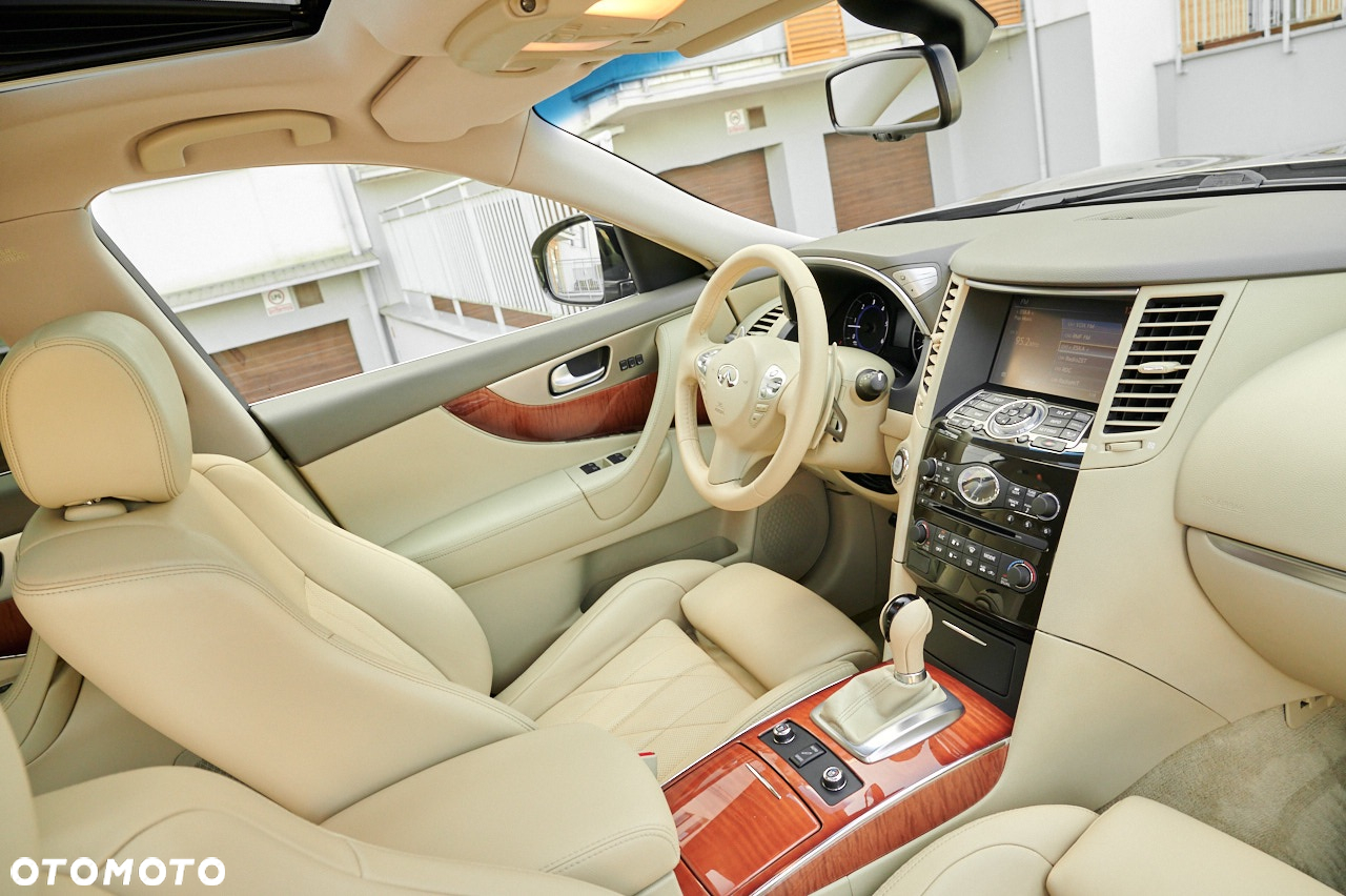 Infiniti QX70 3.0d S - 32