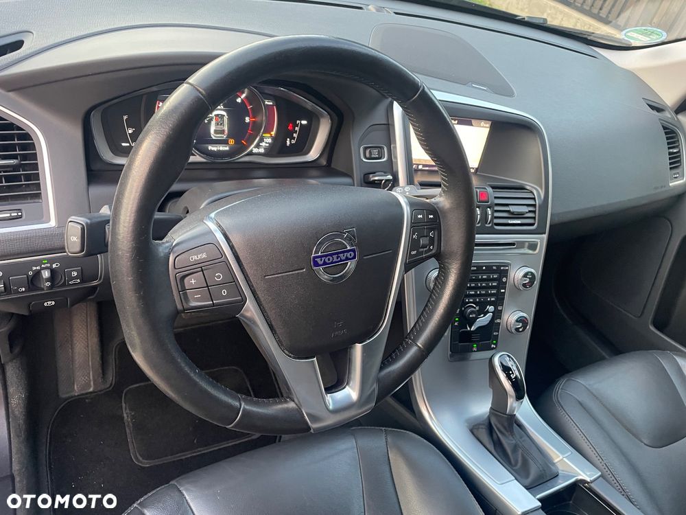 Volvo XC 60 D4 Geartronic Summum - 18