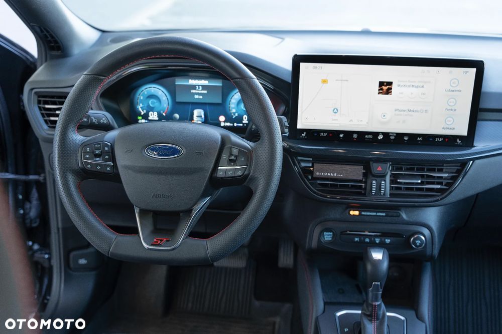 Ford Focus 1.0 EcoBoost mHEV ST-Line X - 26