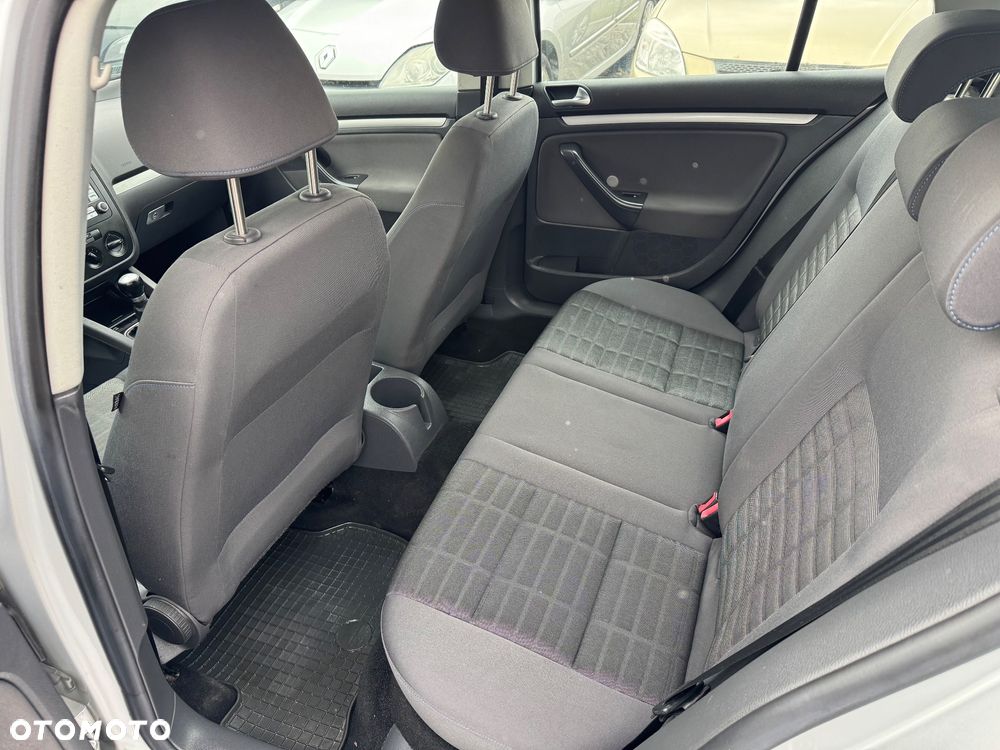 Volkswagen Golf 1.6 FSI Comfortline - 14