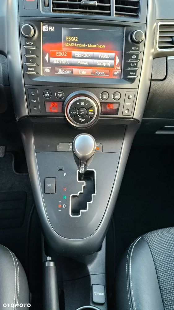 Toyota Verso 1.8 Multidrive Edition - 17