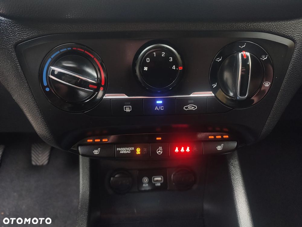 Hyundai i20 1.25 Wersja Jubileuszowa - 33