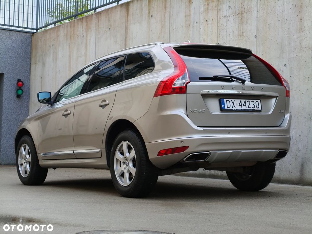 Volvo XC 60 D4 Drive-E Momentum - 28