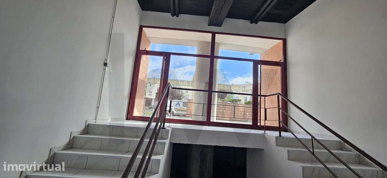 Espaço Comercial para Arrendamento com 1.904,30 m2 | Barcarena - Grande imagem: 4/39