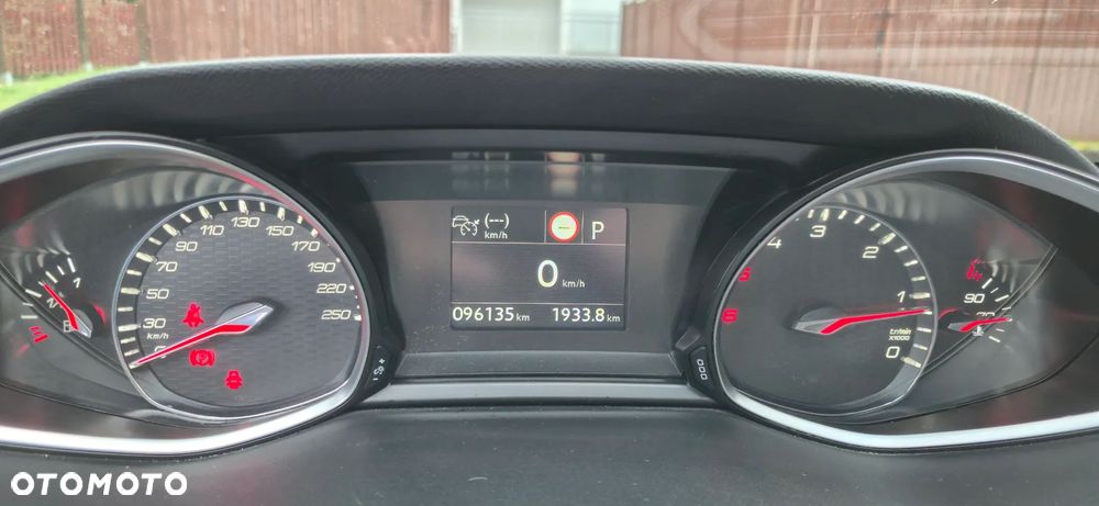 Peugeot 308 2019 photo 2