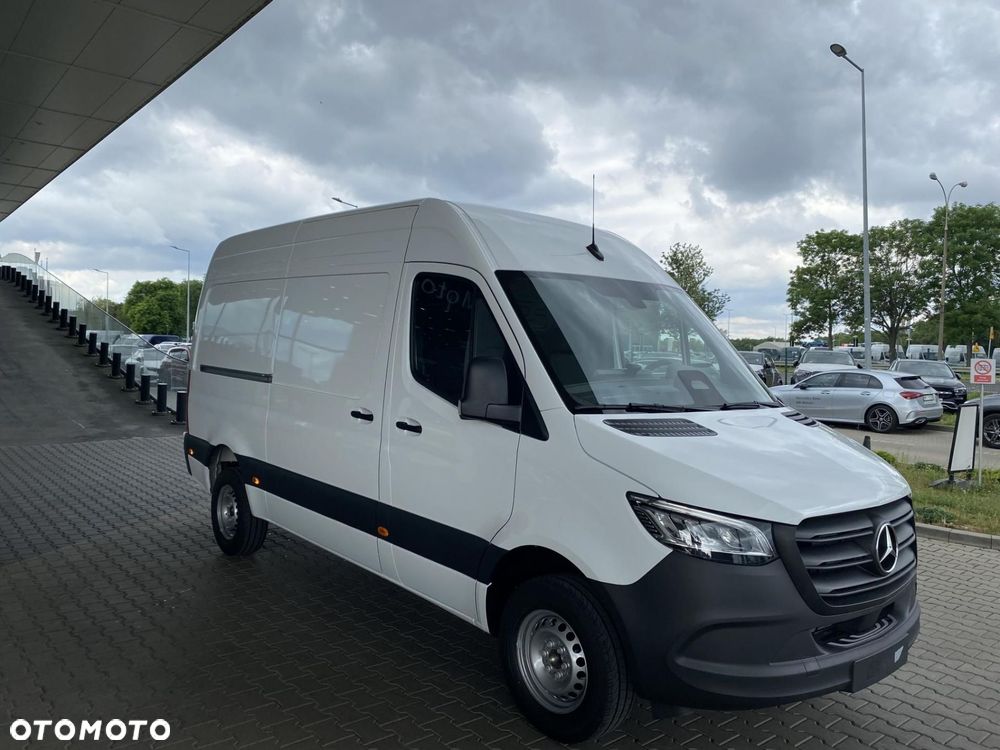 Mercedes-Benz Sprinter - 4