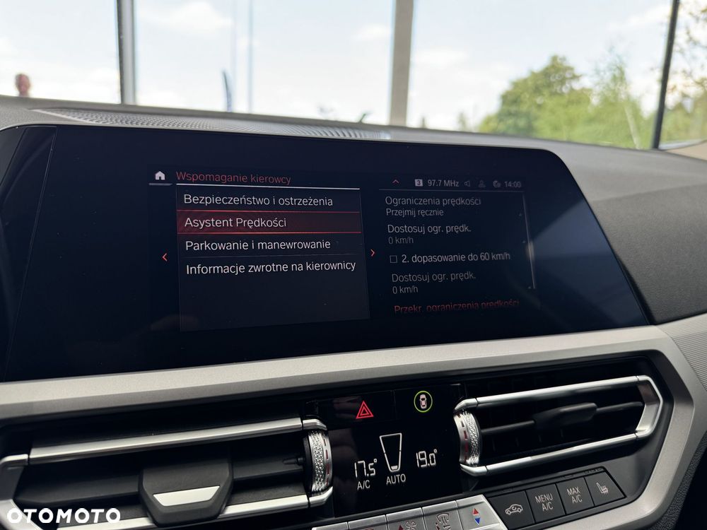 BMW Seria 3 318i Advantage - 32