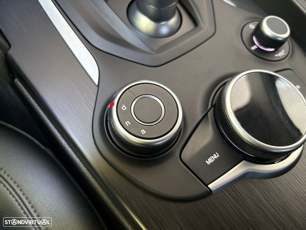 Alfa Romeo Giulia 2.2 D Super AT8 - 51