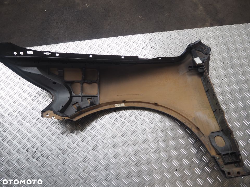 Błotnik Prawy Przedni Prawy Przód VW Touareg Kolor: LC9Z - 9