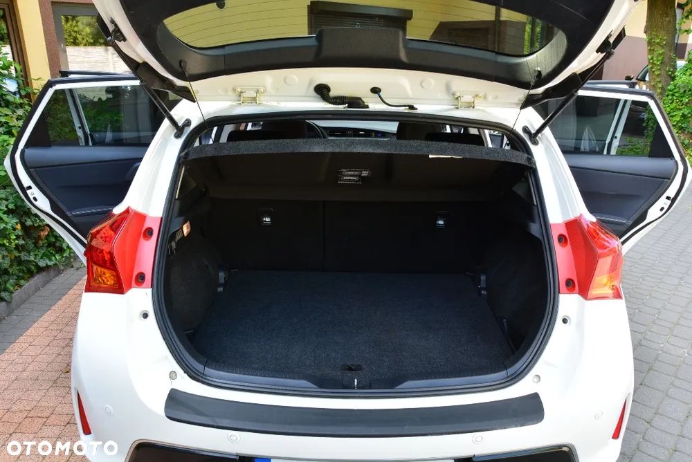 Toyota Auris 1.6 Premium Comfort - 13