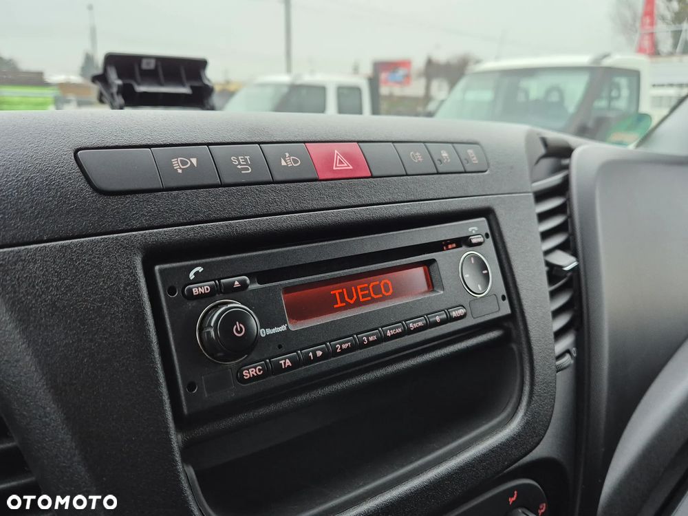 Iveco Daily 50C15 / 35C15 3.0HPi, kontener 8PAL, Winda 750KG - 12