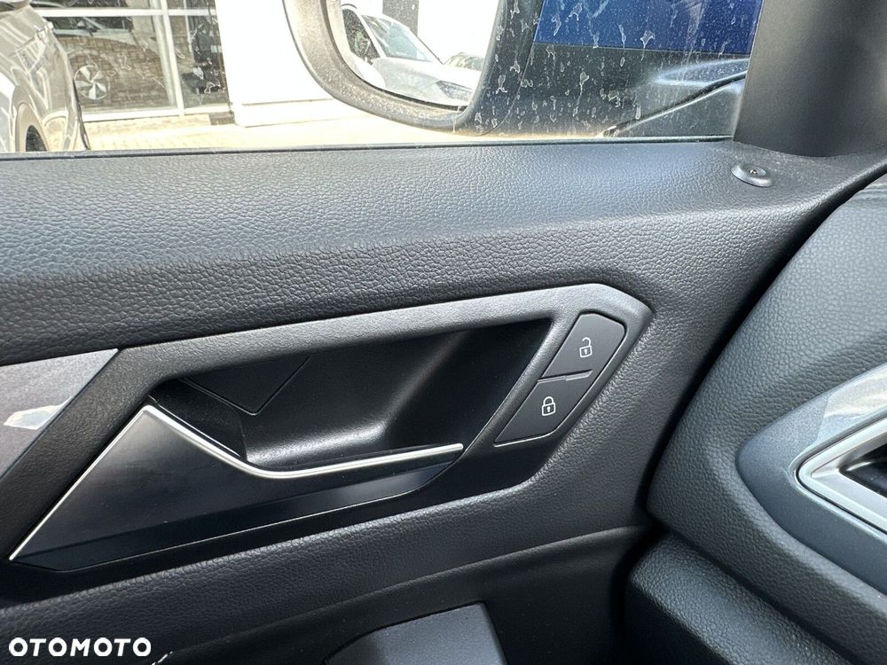Volkswagen T-Roc 1.5 TSI Style DSG - 24