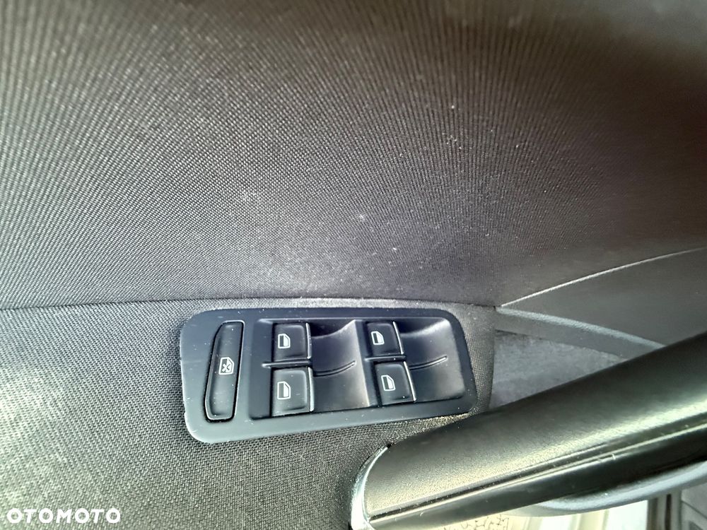 Volkswagen Golf 2.0 TDI (BlueMotion Technology) Highline - 29