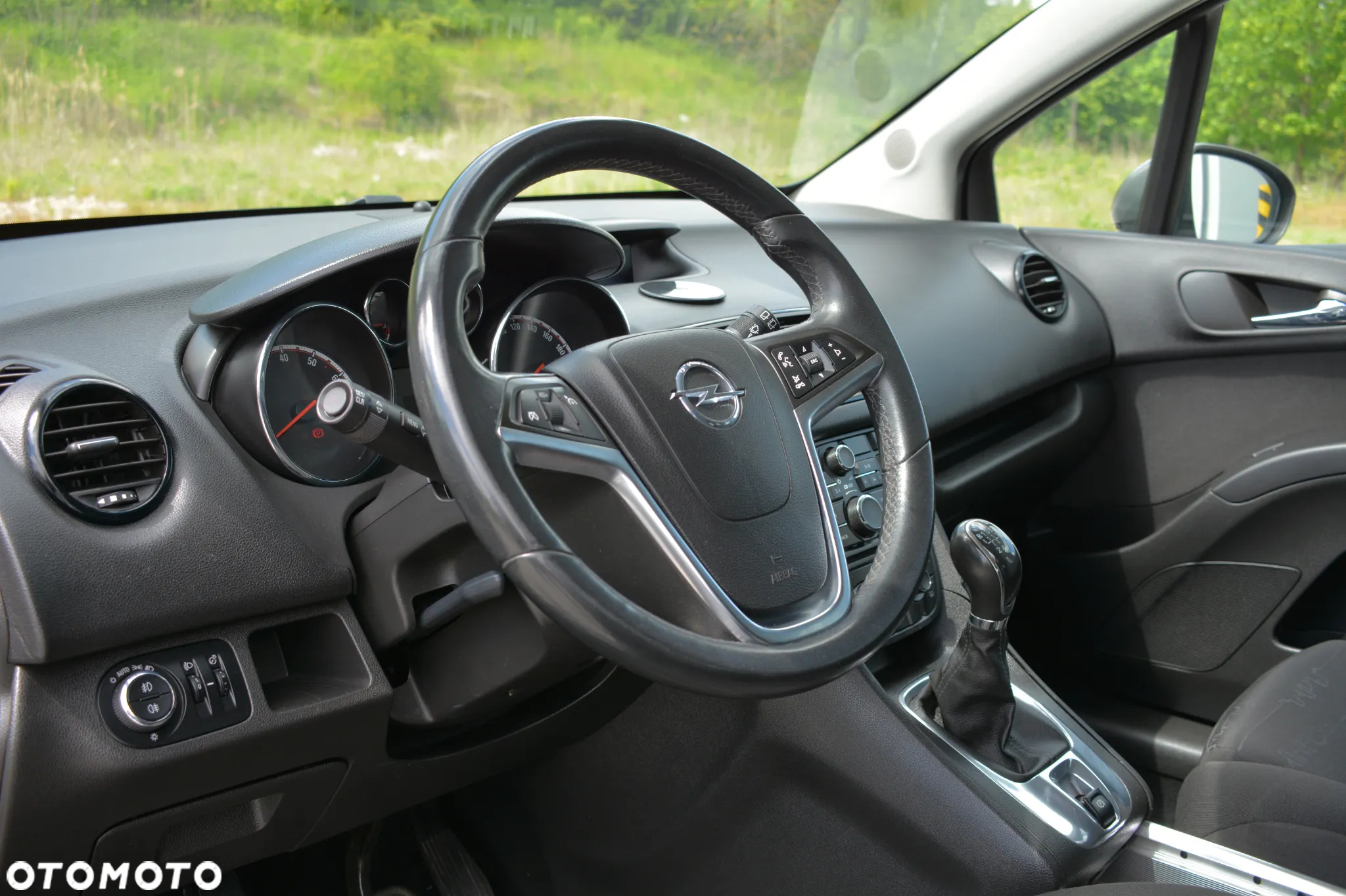 Opel Meriva 1.4 T Essentia S&S - 17