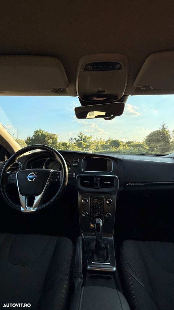 Volvo V40 D3 Momentum - 8