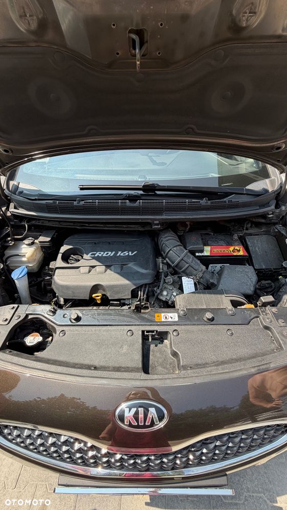 Kia Carens - 7