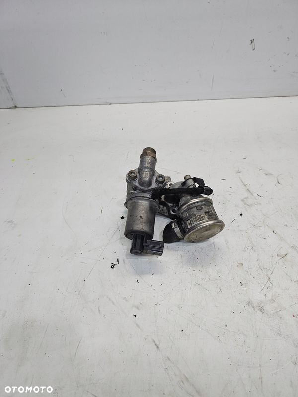 ZAWÓR EGR AUDI A4 B6 B7 1.6 FSI 06B131817L
