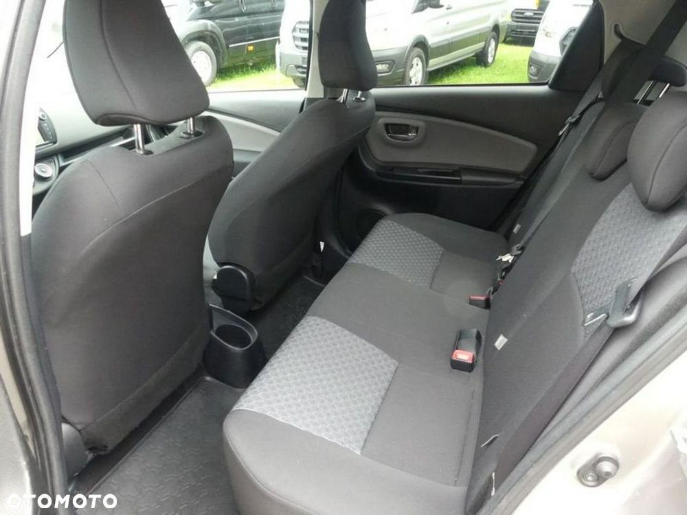 Toyota Yaris - 10