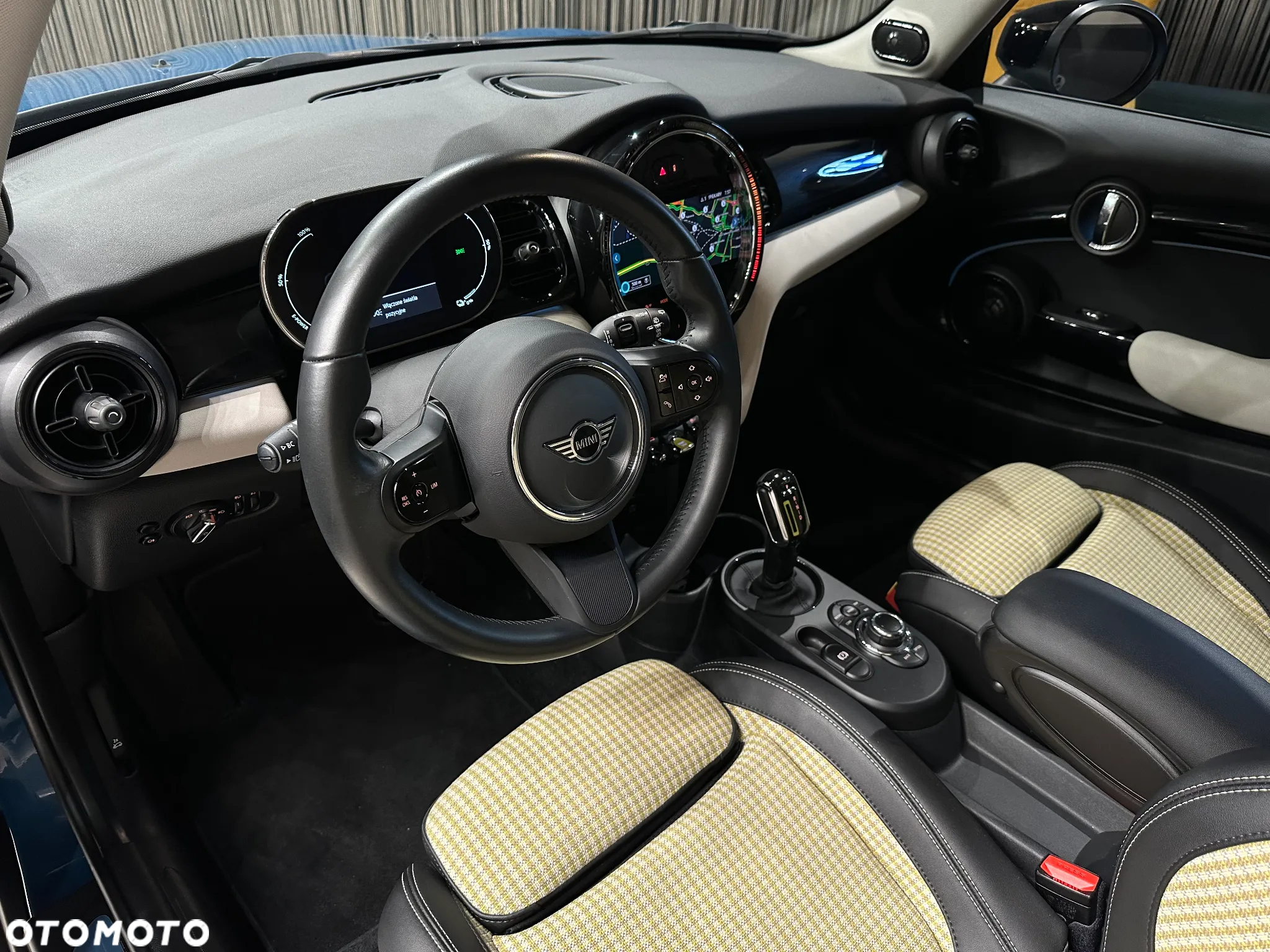 MINI Cooper SE Classic Trim - 4