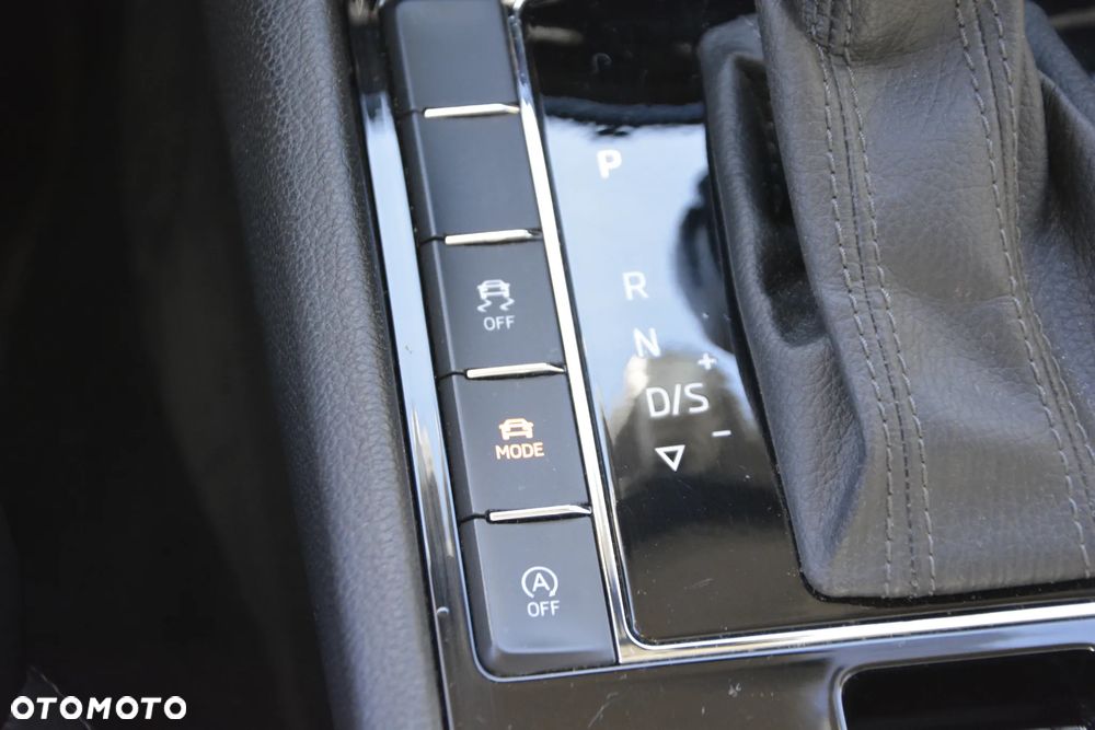 Skoda Superb 2.0 TSI 4x4 L&K DSG - 26
