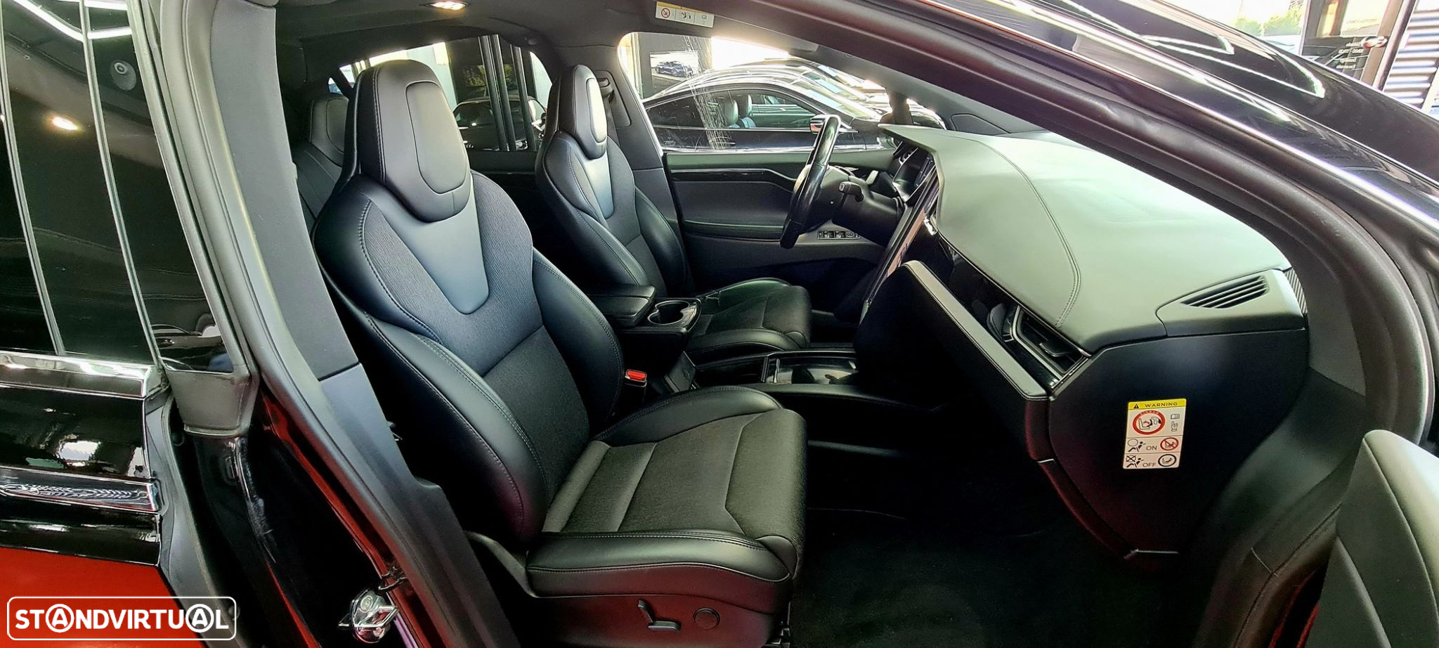 Tesla Model X - 25
