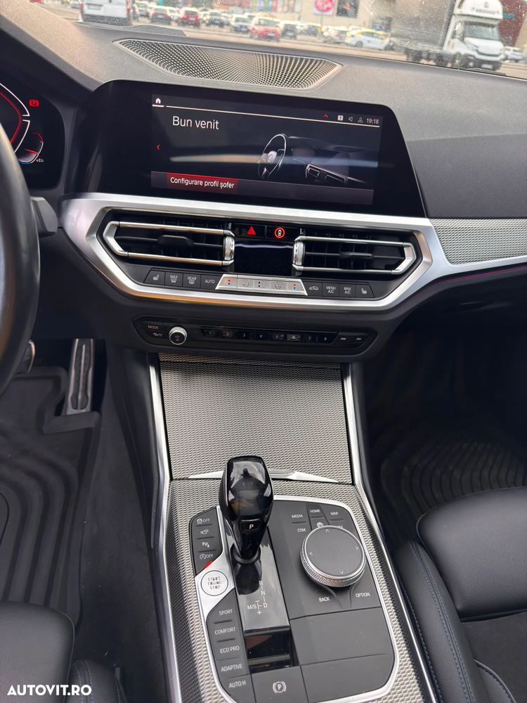 BMW Seria 3 330i xDrive AT - 12