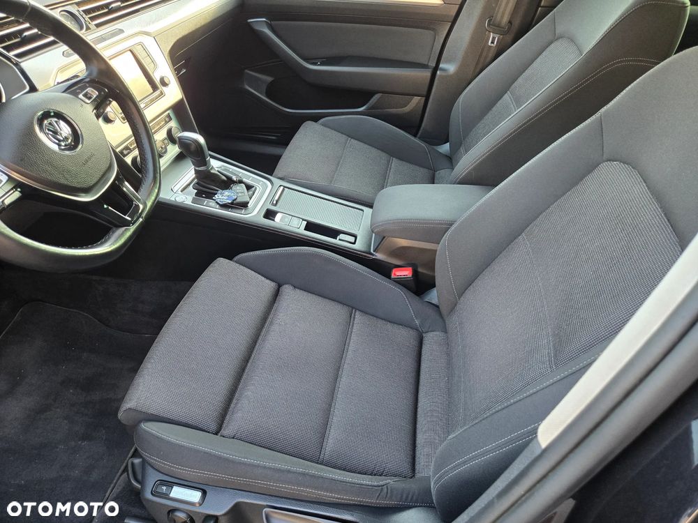 Volkswagen Passat 2.0 TDI SCR DSG Comfortline - 13