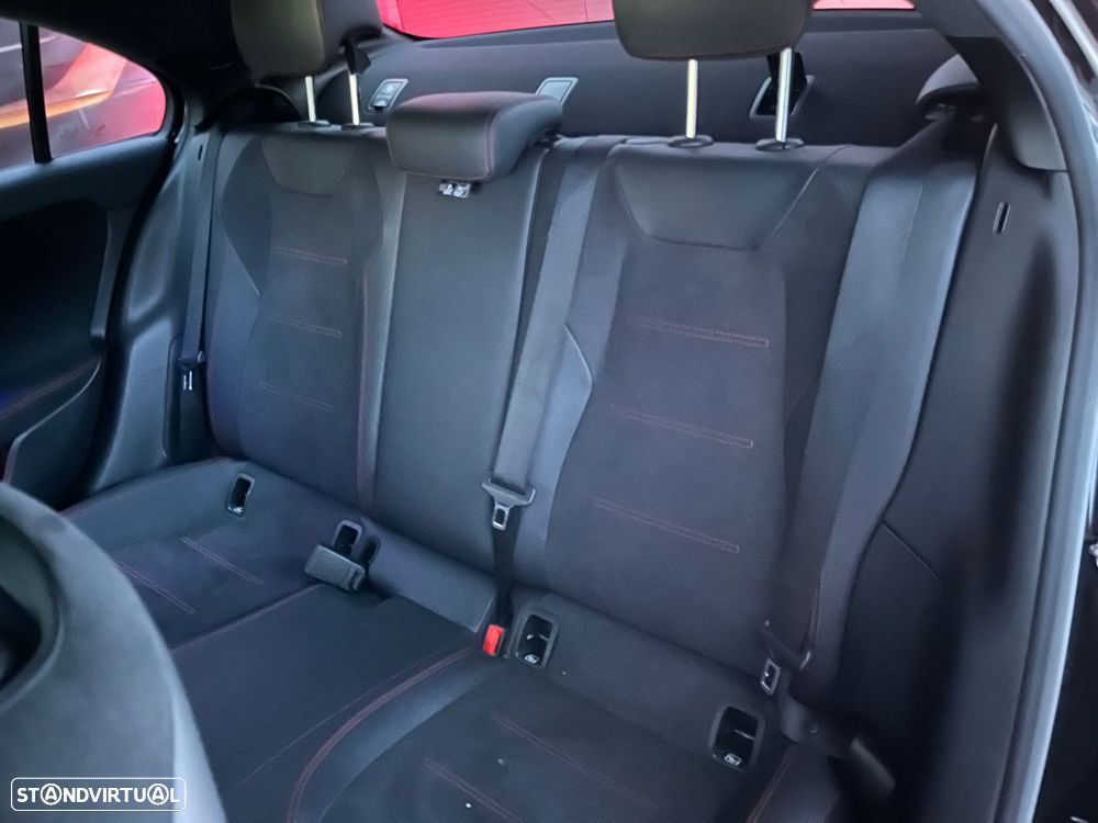 Mercedes-Benz A 250 Limousine e AMG Line - 14
