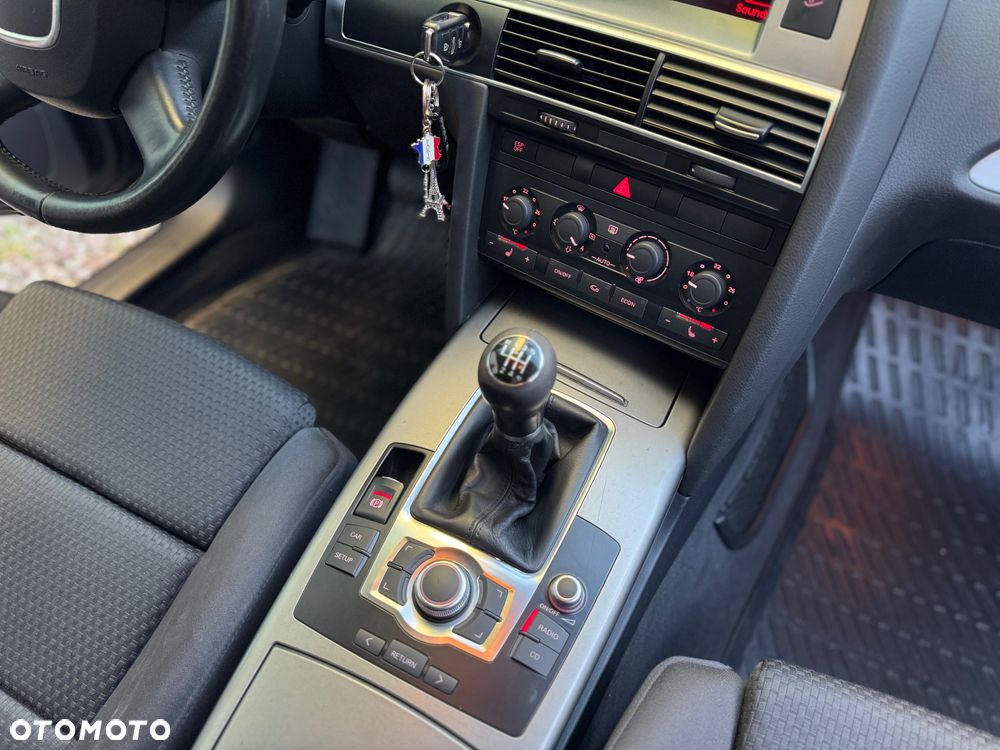 Audi A6 Avant 2.4 Quattro - 10