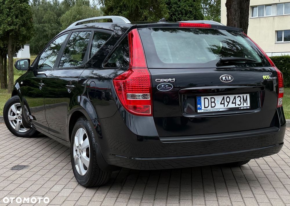 Kia Ceed 1.4 CVVT Dream-Team Edition - 4