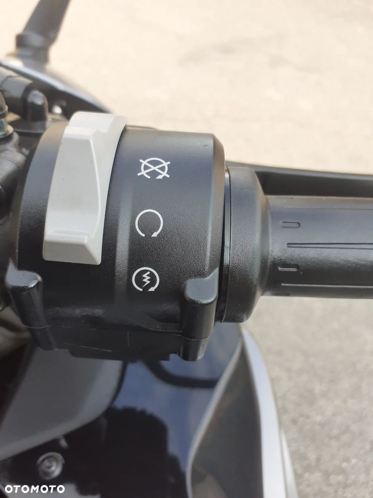 Kawasaki Ninja 1000 SX - 8