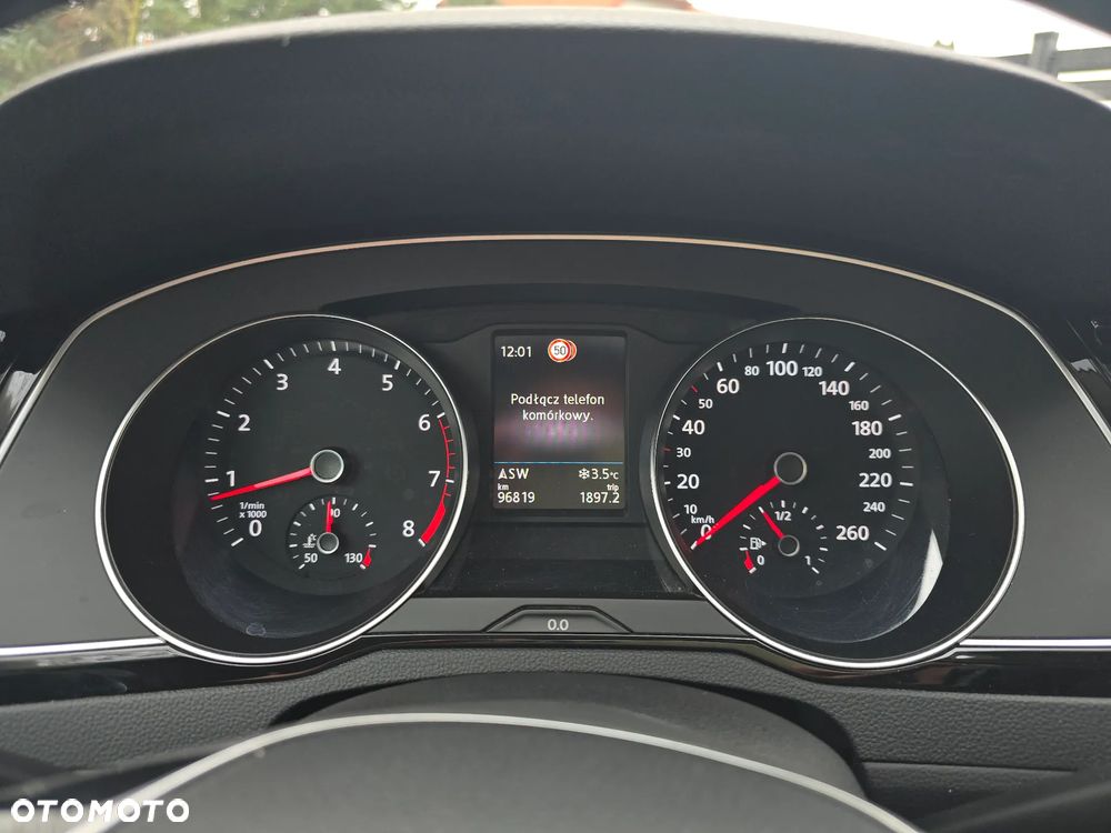 Volkswagen Passat - 34