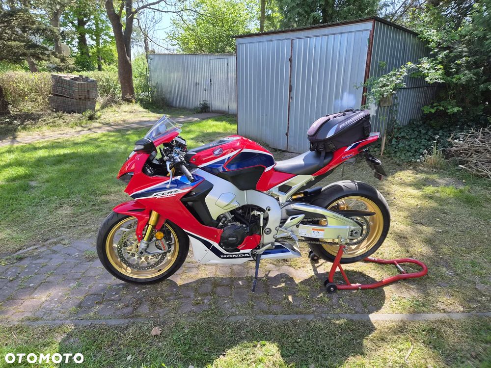 Honda CBR - 7