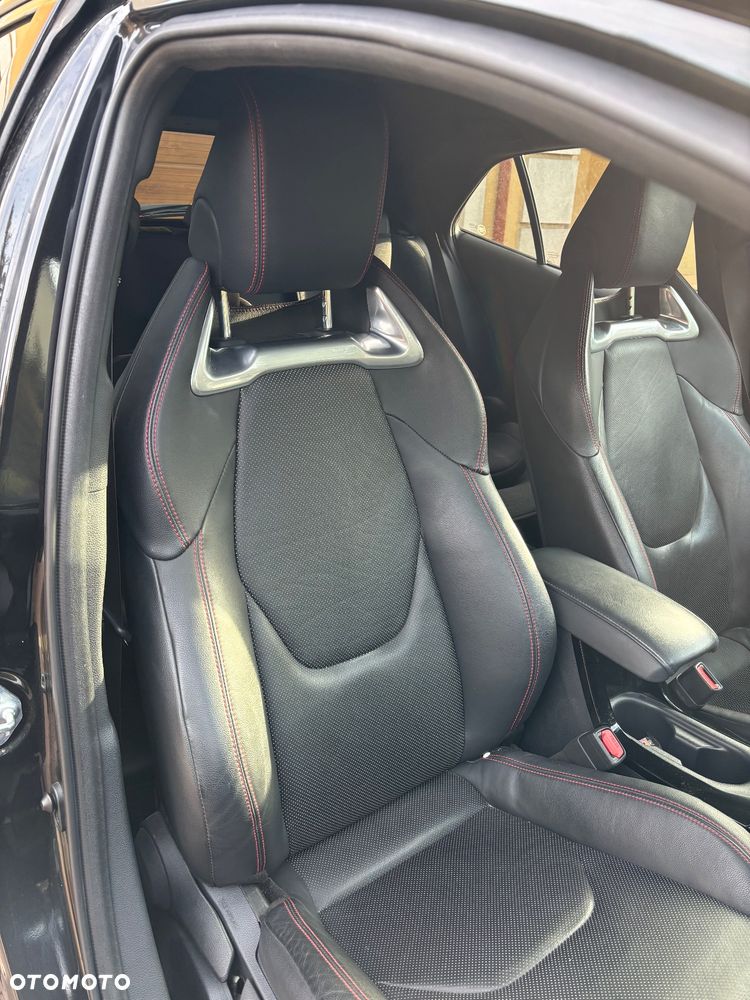 Toyota Corolla 2.0 Hybrid GR Sport - 18